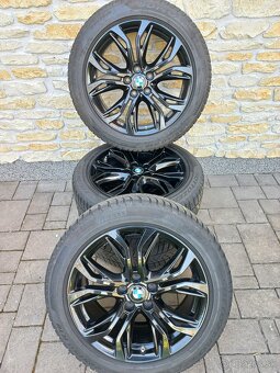 BMW X1 X2 zimní sada 18 Styling 566 Pirelli 225/50 - 3
