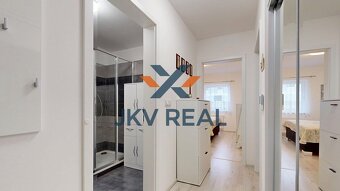Na predaj krásny 2i byt po rekonštrukcii - 3
