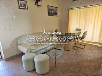 PRIVLAKA - apartmán - 130 m od mora - 3