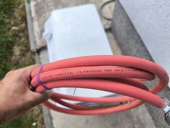 Plynový varič s hadicou, reguláciou a prázdnou PB bombou - 3