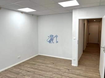 Prenájom kancelárskych / obchodných priestorov s terasou - R - 3