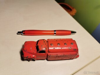 Dinky toys Studebaker Cisterna 2 - 3