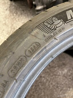 Michelin Pilot Sport 4 225/45 ZR17 - 3