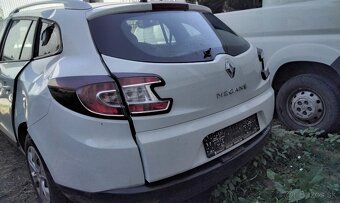 Renault Megane Grandtour 1.6 2010 predám PIATE DVERE, ZADNÉ - 3