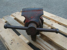 Predám masívny dielenský zámočnícky zverák - 3