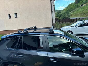 Priečniky Thule Wingbar Edge alu 95 cm čierne na Toyota Rav - 3