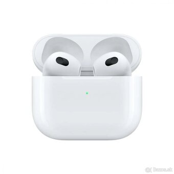 Apple AirPods 3 s MagSafe nabíjacím puzdrom - 3