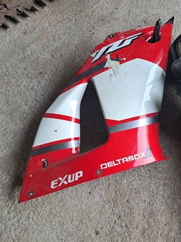 Predám predné svetlo plasty R1 - 3