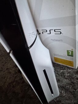 Predám PlayStation 5 s mechanikou + 2 ovládače - 3