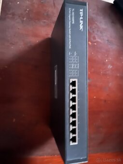 8-port Gigabit PoE switch - 3