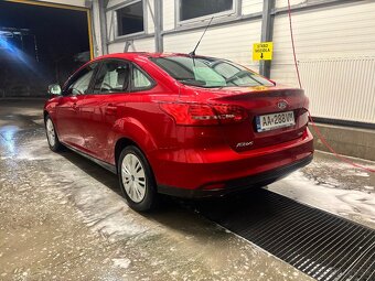 Ford Focus sedan, 125 koni - 3