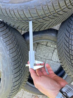 Goodyear UltraGrip performance 3 215/55 r17 98V - 3