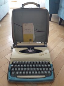 písací stroj zn. CONSUL - 3