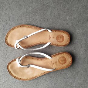 Dámske značkové sandále - šľapky so štrasovou ozdobou - 3