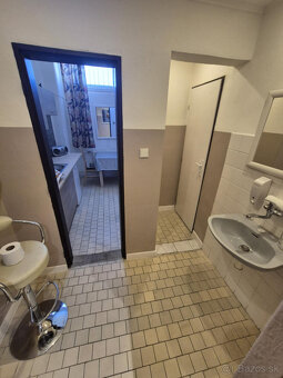 Na predaj obchodny priestor v Nitre na Klokočine 70 m2 - 3