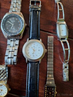 Staršie funkčné baterkove hodinky - 3