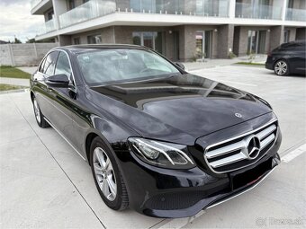 Mercedes-Benz E220d Sedan - 3