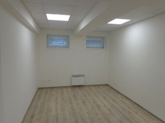 Prenájom - obchodný priestor 24 m2, Banská Bystrica, centrum - 3