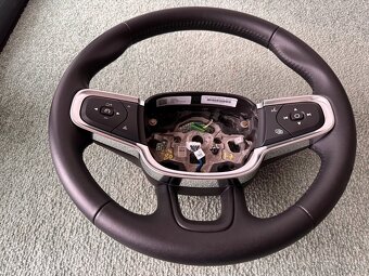 Volant Volvo XC40 - 3