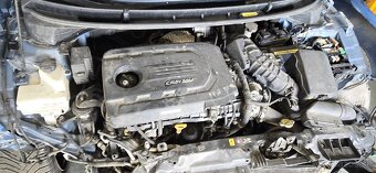 Hyundai i30 1.6 crdi 81kw diely - 3