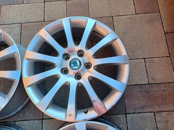 hlinikové disky orig.Skoda Yeti--7Jx17-ET-45---5x112 - 3