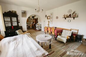 Tradičný rodinný dom s veľkým pozemkom a ovocnou záhradou - 3