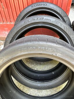225/40ZR18 - 3