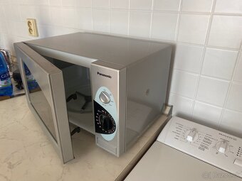 Mikrovlnka zn. Panasonic - 3