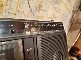 Radiomagnetofon RFT SKR720 z roku 1988 - 3