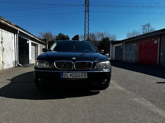 BMW 750i - 3