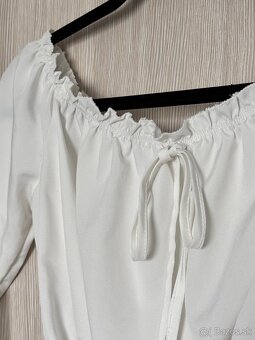 Predám elegantný biely crop-top - 3