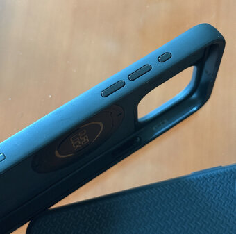 Predam obaly na Iphone 15 Pro max, originaly - 3