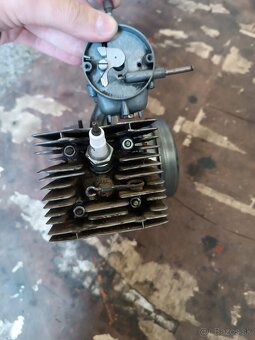 Predám motor na Babetu 207 228 - 3