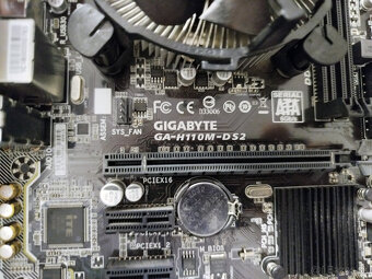doska Gigabyte H110M-DS2 + Intel Pentium G4500 LGA1151 - 3
