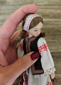 Zberatelska porcelanova babika Folk - 3