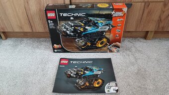 LEGO Technic 42095 – Remote-Controlled Stunt Racer - 3