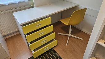Detska postel Ikea Smastad so stolom a skrinkou (zlta) - 3