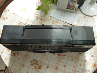 Predám rádiomagnetofón TOSHIBA RT-7037 - 3