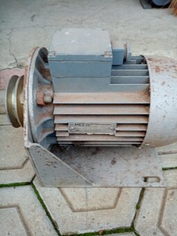 Nepoužívaný elektrický motor - 3