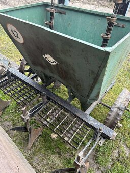 Predám sadzač zemiakov - 3