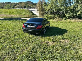 Mercedes Benz 300 CDI 4 Matic - 3