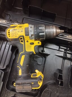 Predám pokazenú aku vŕtačku DeWalt DCD751 + kufrík - 3