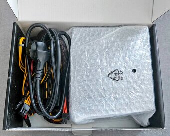 ATX 700W zdroj - 3