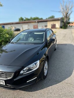 Volvo V60 D2 2.0D, 2018, manuál, 142 000 km, servis - 3