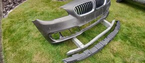 BMW 5 F10 F11 2010 - 2017 Predny naraznik vystuha senzor - 3
