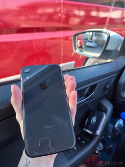 iphone XR - 3