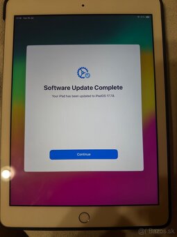 Apple iPad 6th Gen 2018 - 3
