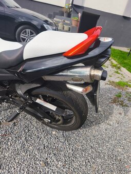 Suzuki gsr 600 - 3