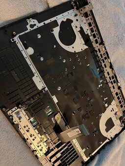 Asus ROG Strix G531GT spodný rám s klávesnicou a touchpadom - 3