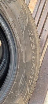 Predám pneu 2x 225/65R17- letné - 3
